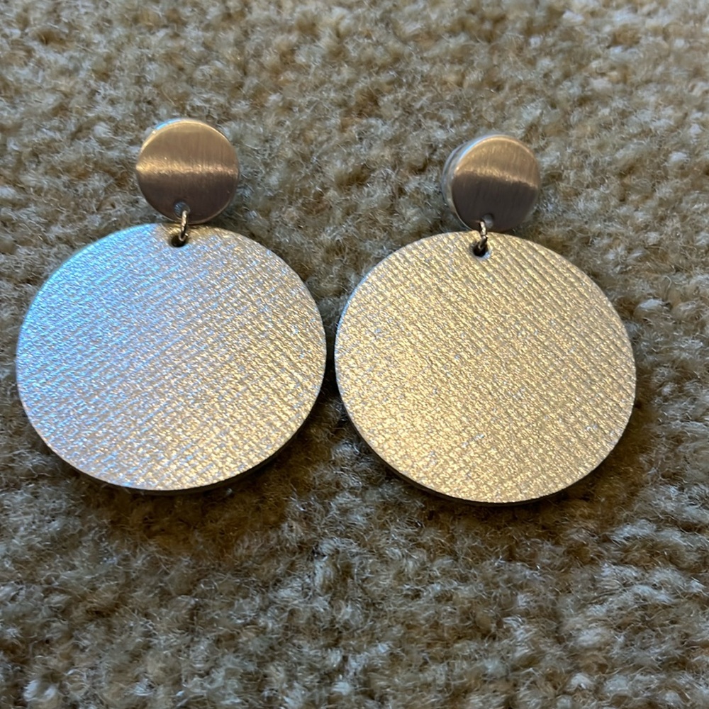 Nickel and Suede silver stud circles Londons